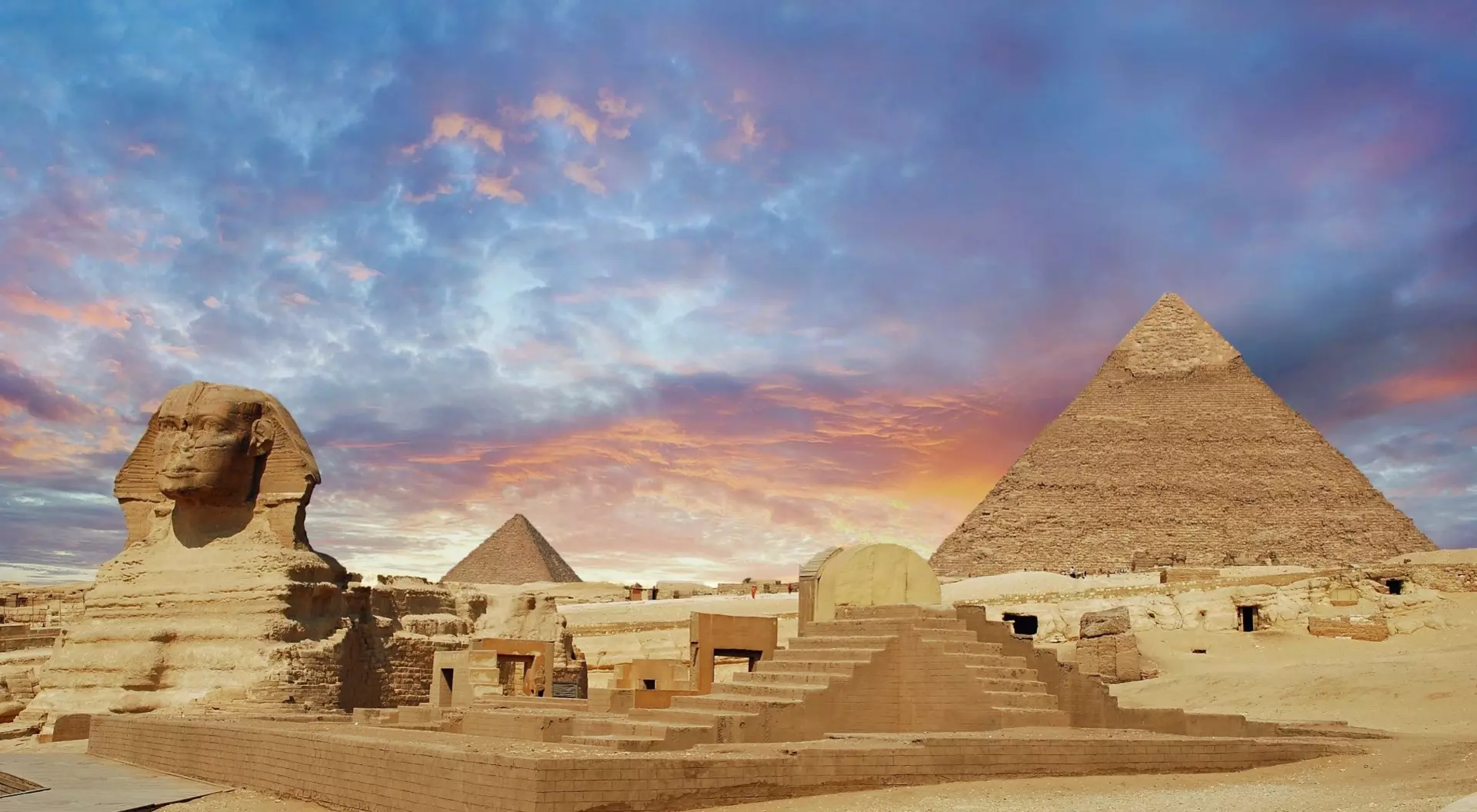 Cairo, Egypt Pyramids of Giza and Sphinx in Cairo, Egypt