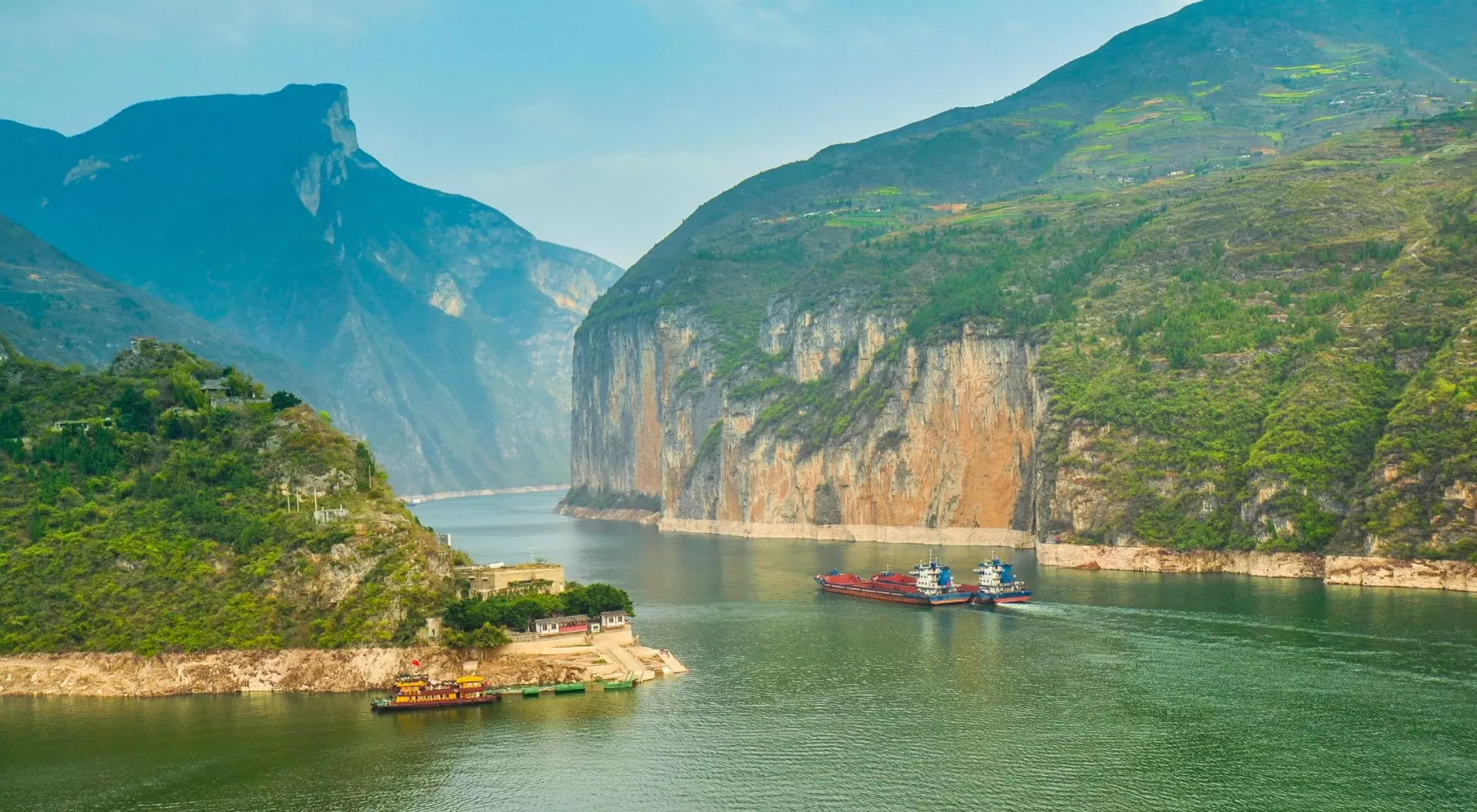 Yangtze River, China Ships on the Yangtze River, China