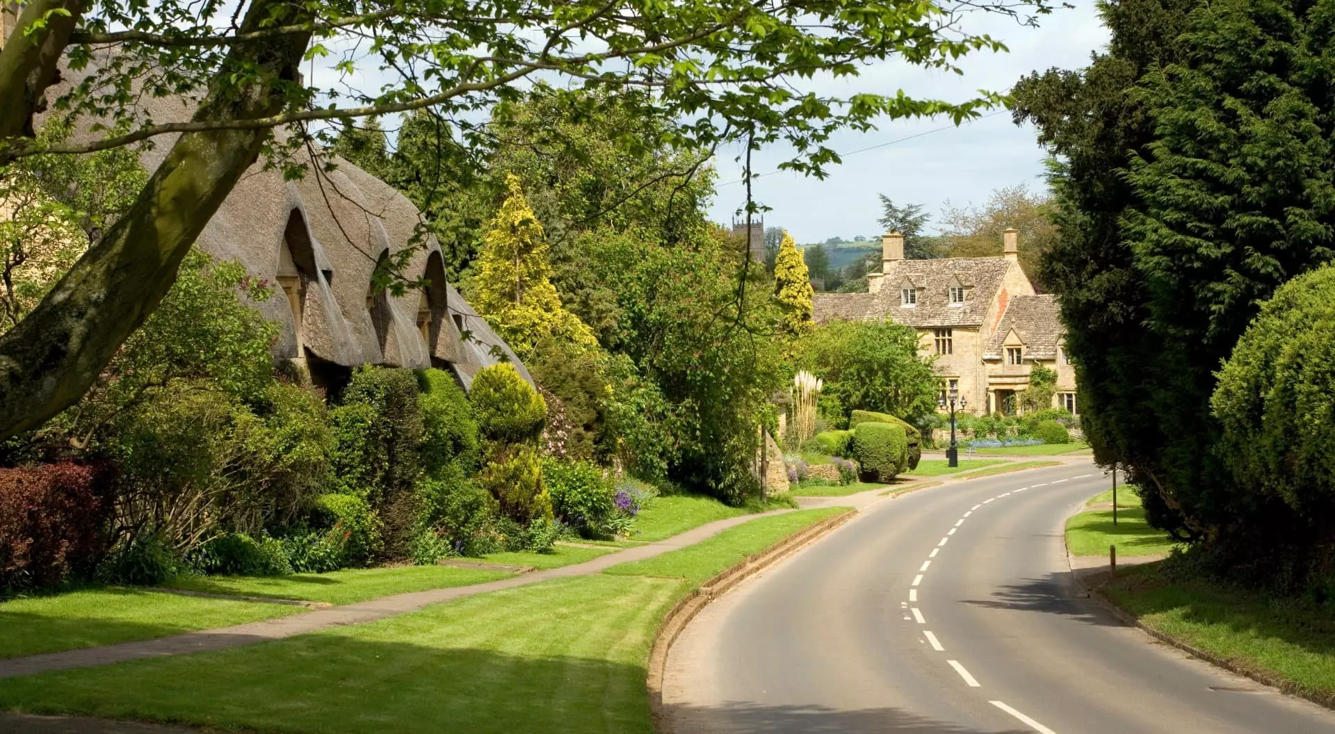 The Cotswolds, England Thatched Cotswold cottages in Chipping Campden, Cotswolds, Gloucestershire, England, UK