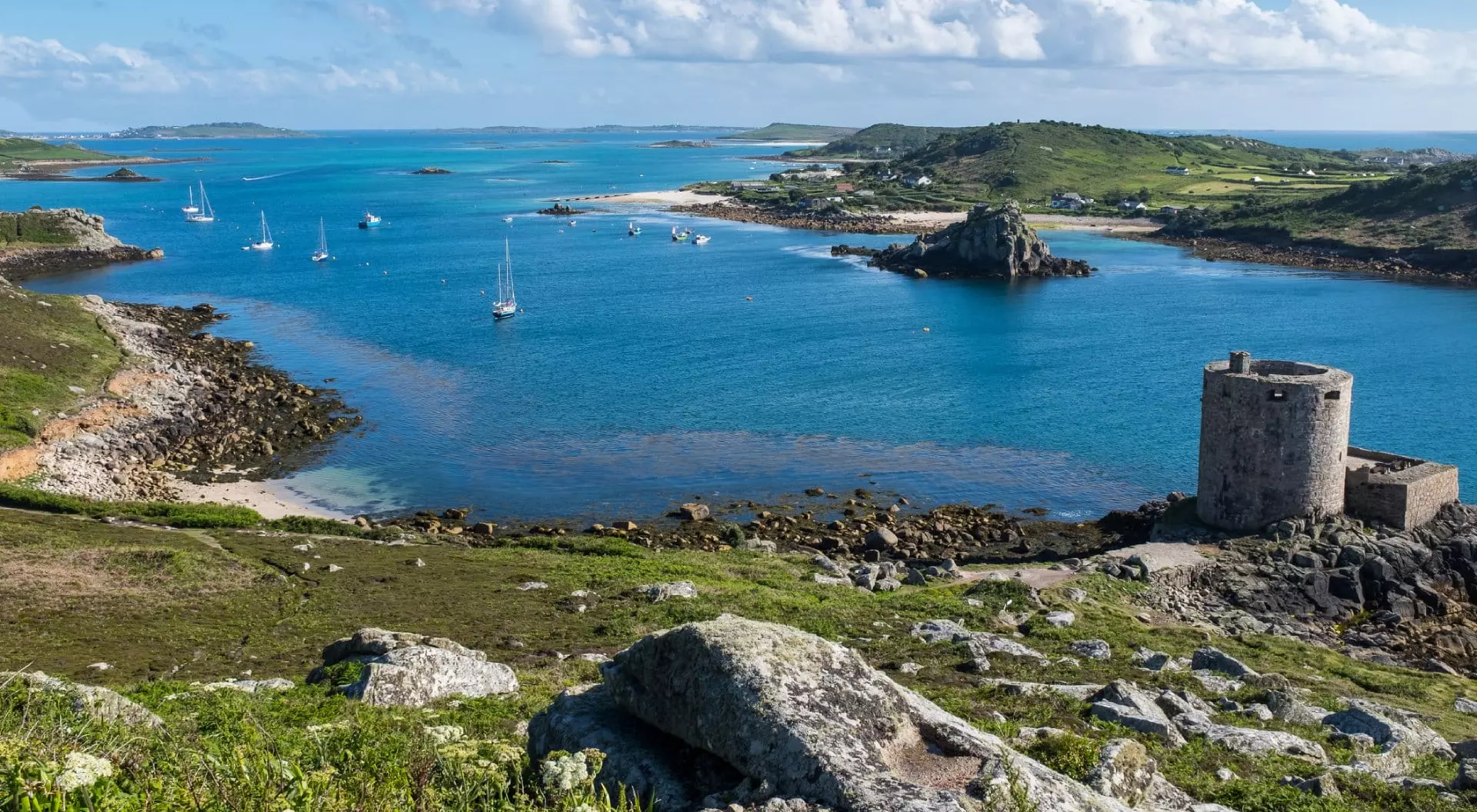 View of Cromwell's Castle in Tresco and the Island of Bryher from King Charles Castle, Isles of Scilly, Cornwall, England, UK (United Kingdom)