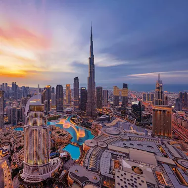 https://images.goway.com/production/styles/article_featured_image_teaser/s3/featured_images/dubai_DET_Burj%20Khalifa_Dubai%20Fountain_11_visit_dubai.jpg.webp?VersionId=yPrH4DunHHbpFDuhNUTZhDire5AbYlGW&itok=IeckdnCe&utm_source=chatgpt.com