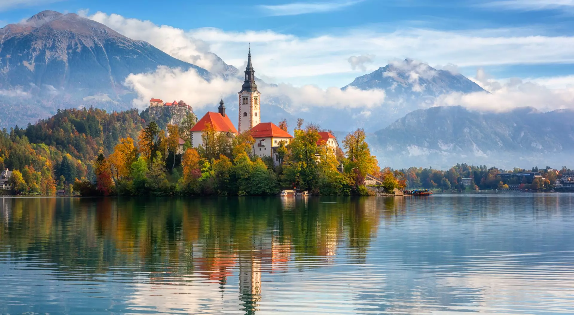 Famous alpine Bled lake (Blejsko jezero) in Slovenia, amazing autumn landscape