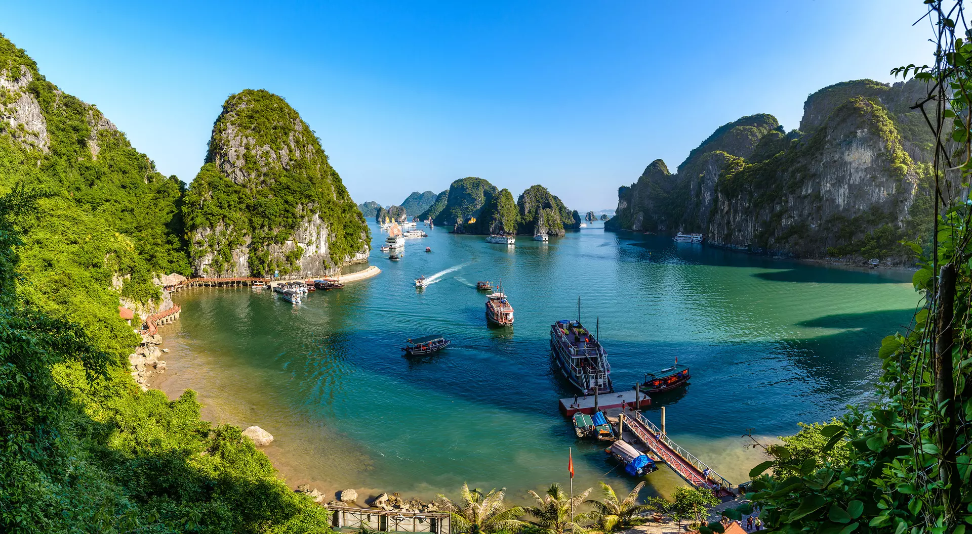 Halong Bay, Vietnam Halong Bay, Vietnam