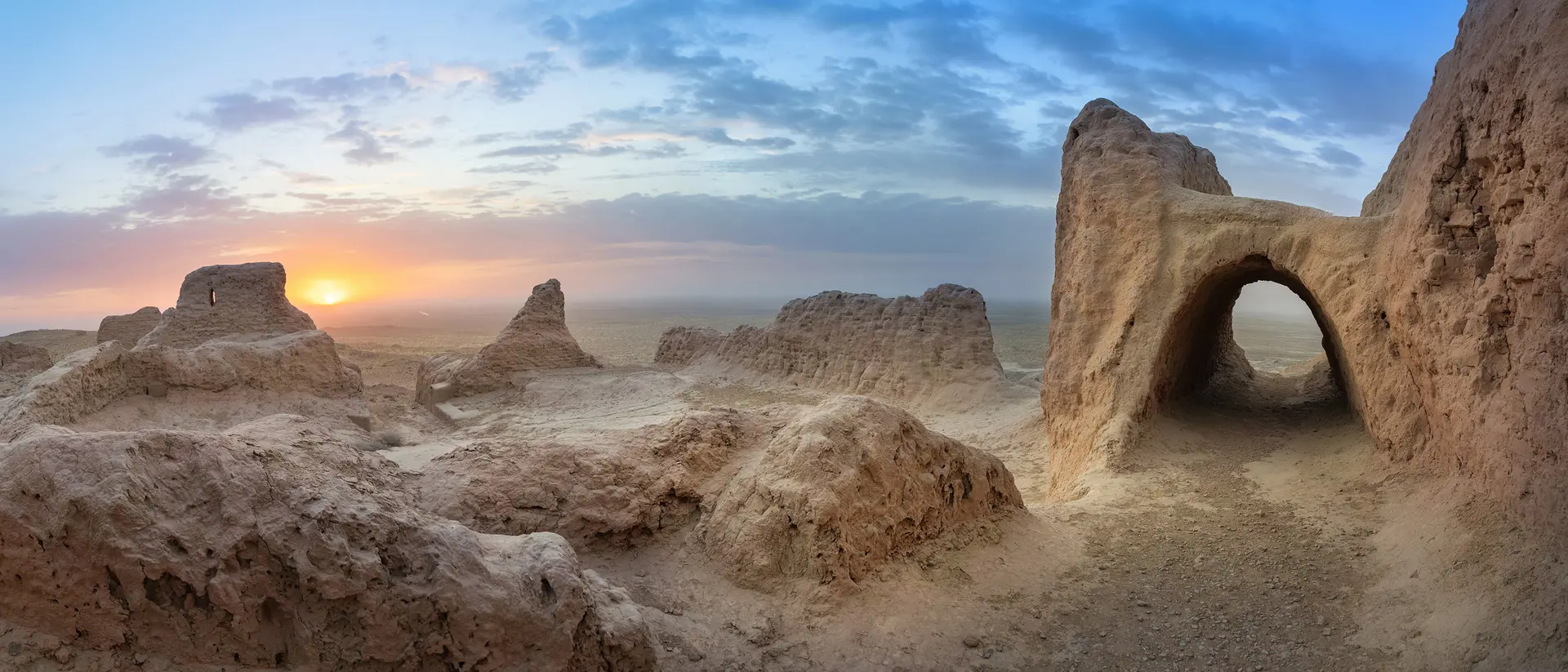 Kyzylkum Desert, Uzbekistan Kyzylkum Desert, Uzbekistan