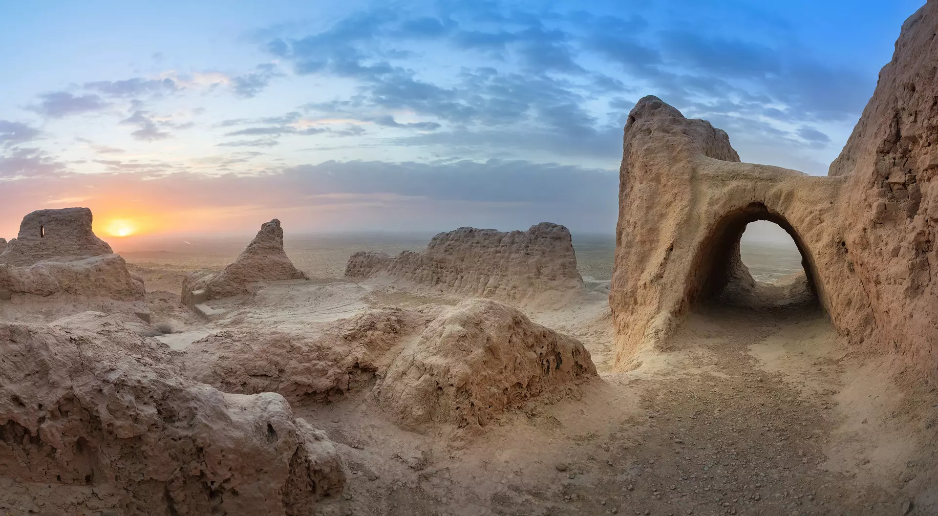 Kyzylkum Desert, Uzbekistan