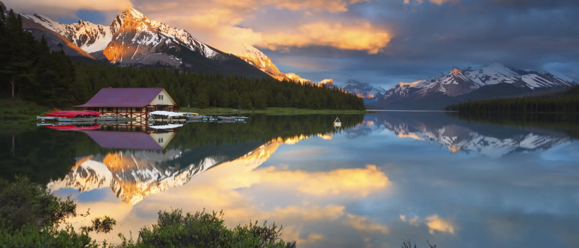 Maligne Lake, Jasper National Park Maligne Lake, Jasper National Park