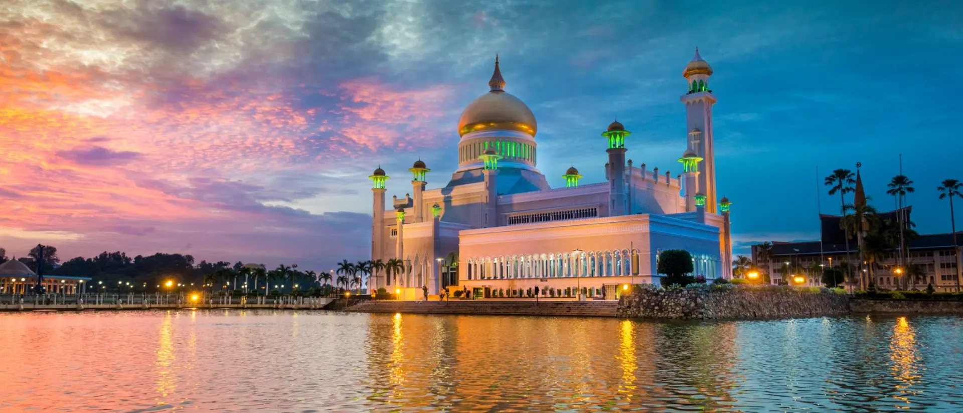 Sultan Omar Ali Saifuddin Mosque, Brunei at twilight