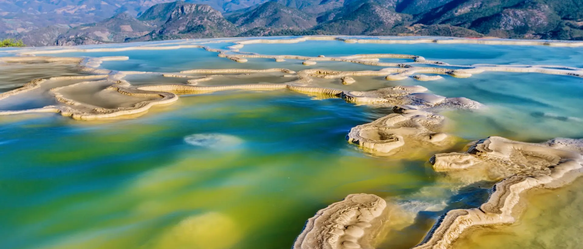 Hierve el Agua, San Isidro Roaguía Hierve el Agua, a set of bubbling mineral springs with spectacular panoramas over the sierra, in the Central Valleys of Oaxaca, Mexico