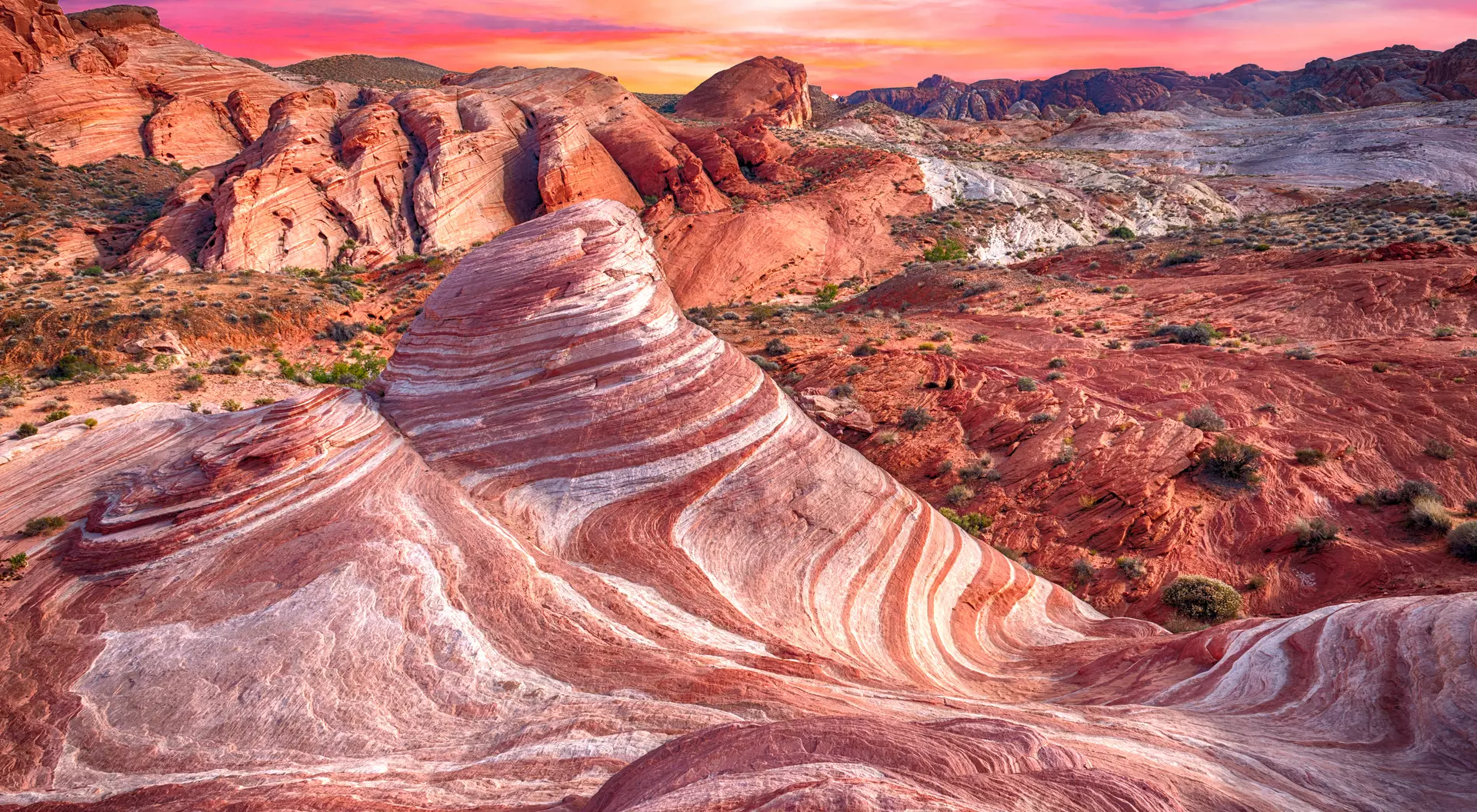 Valley of Fire State Park Fire Wave rock in Valley of Fire State Park, Nevada, USA
