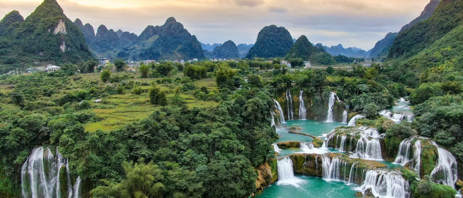 Panoramic view of Ban Gioc waterfall