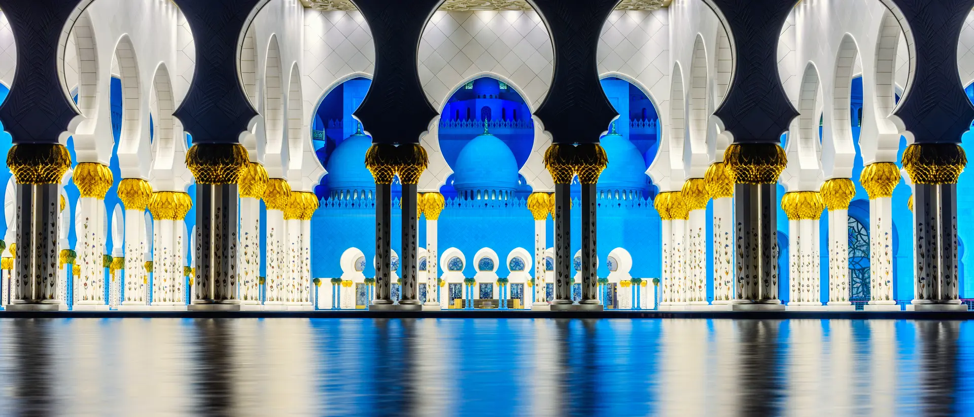 Sheikh Zayed Grand Mosque Beauty of Symmetry at the Sheikh Zayed Grand Mosque
