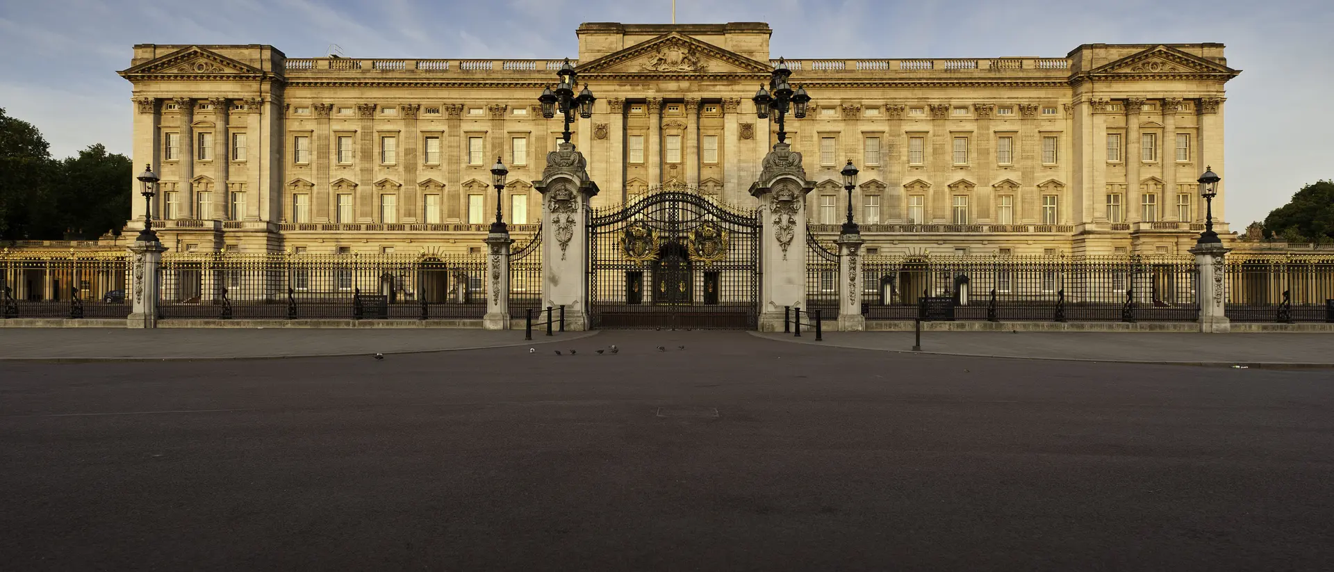 London Buckingham Palace sunrise