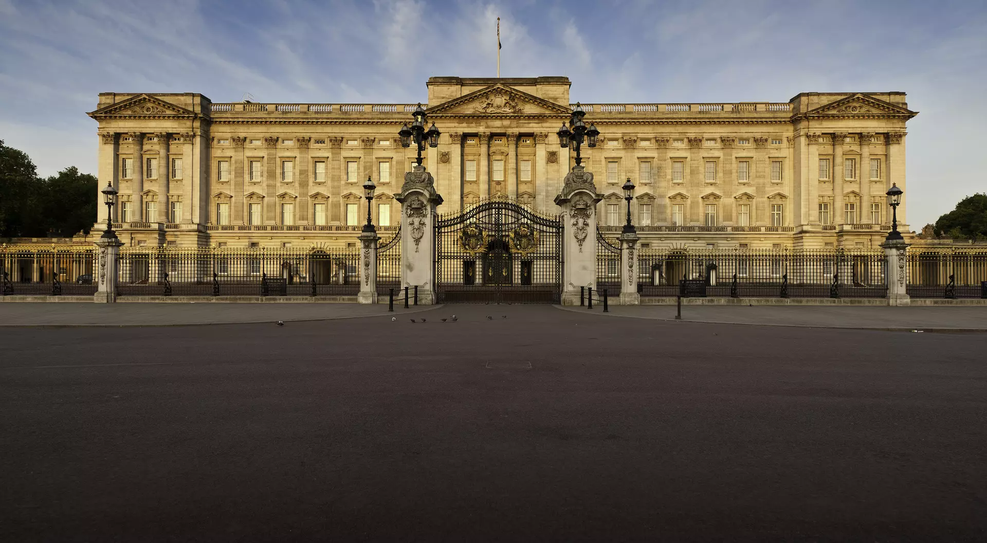 London Buckingham Palace sunrise