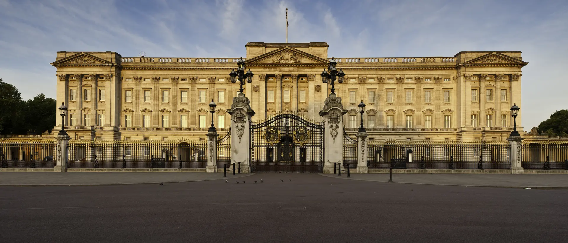 London Buckingham Palace sunrise