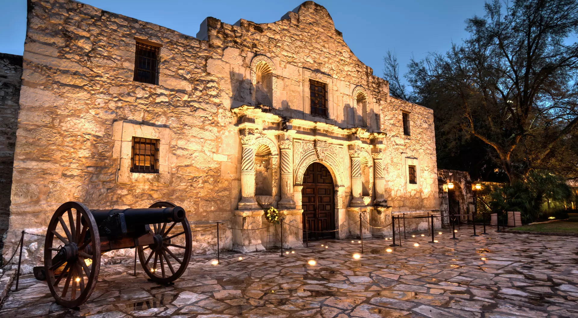 the Alamo in Texas at twilight.