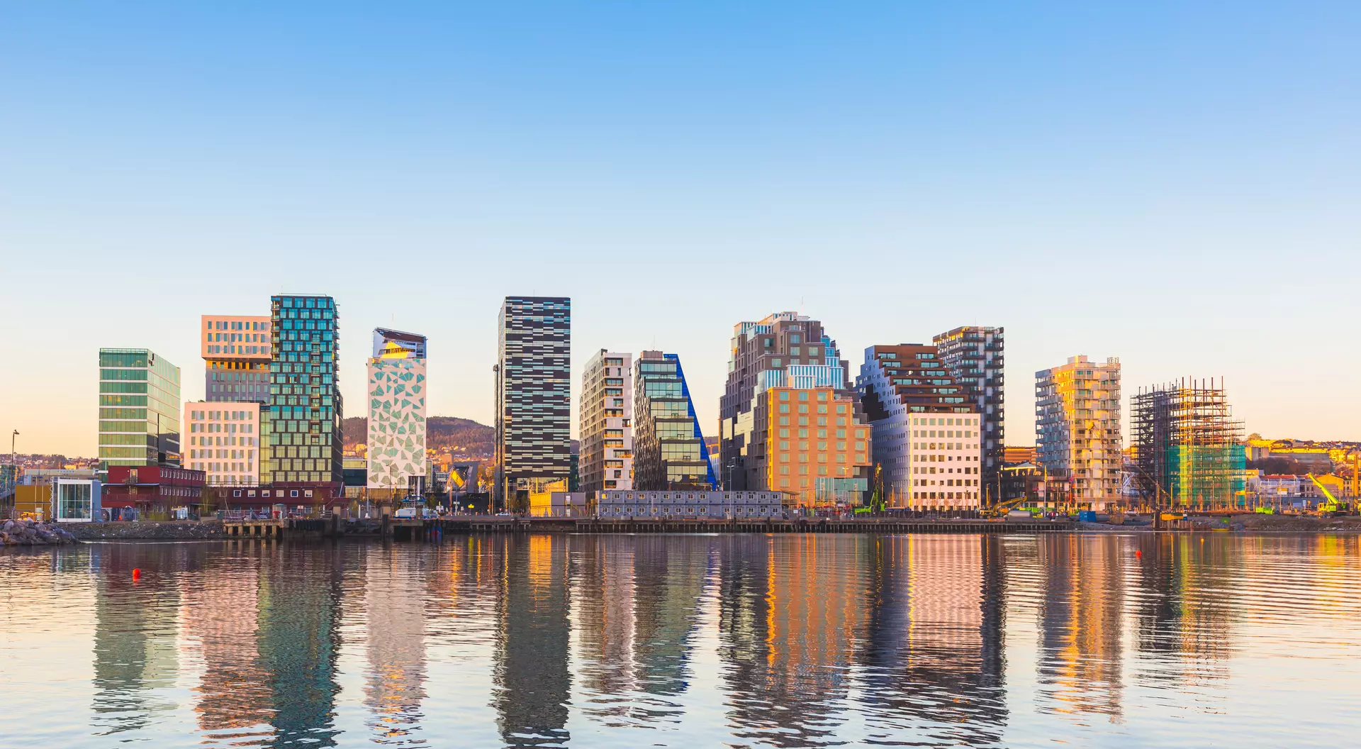 Oslo Skyline Modern building with their reflection into the wate