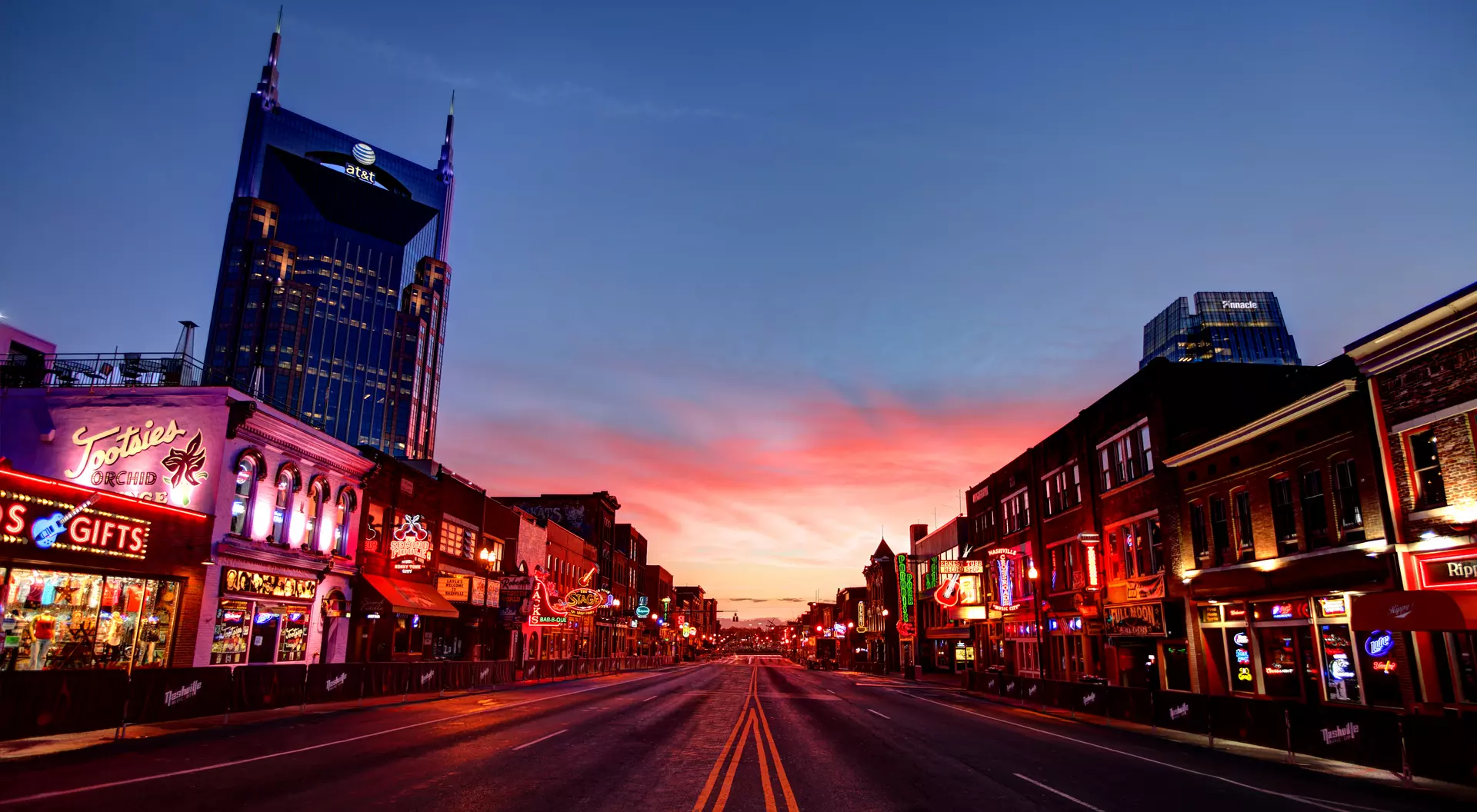 Broadway Street at twilight and the famous entertainment district of music city