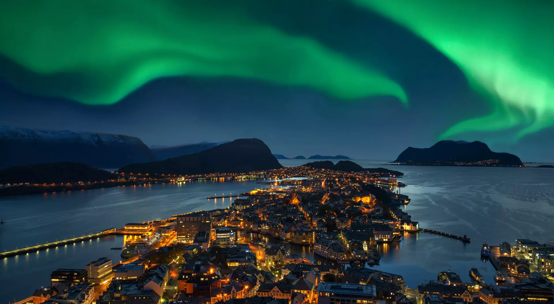 Aurora Borealis Green Aurora borealis over Alesund