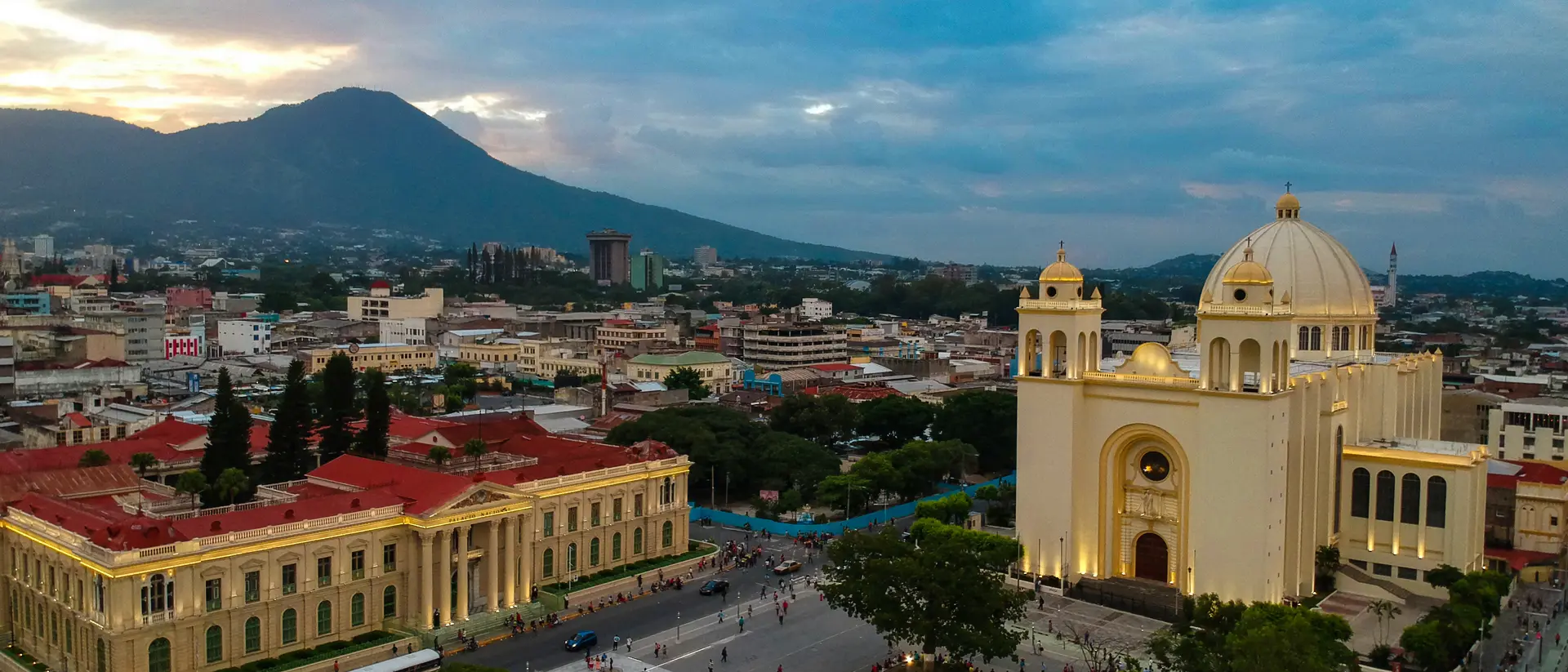 Catedral Metropolitana y Palacio Nacional, San Salvador