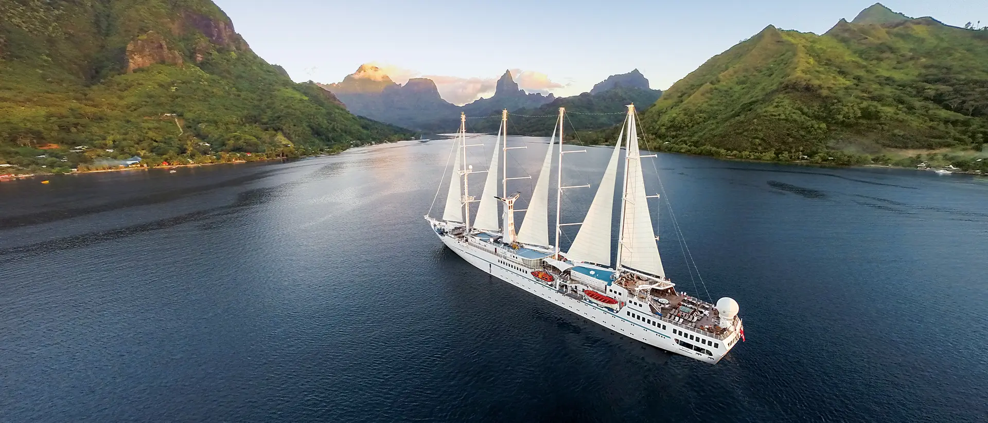 Cruise into Moorea onboard the Windstar
