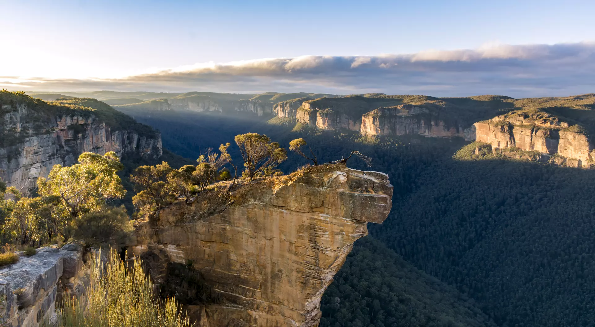 Hanging Rock Lookout, Blue Mountains, Australia