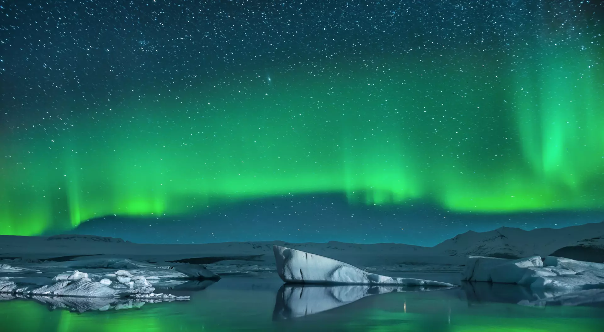 Icebergs under Northern Lights