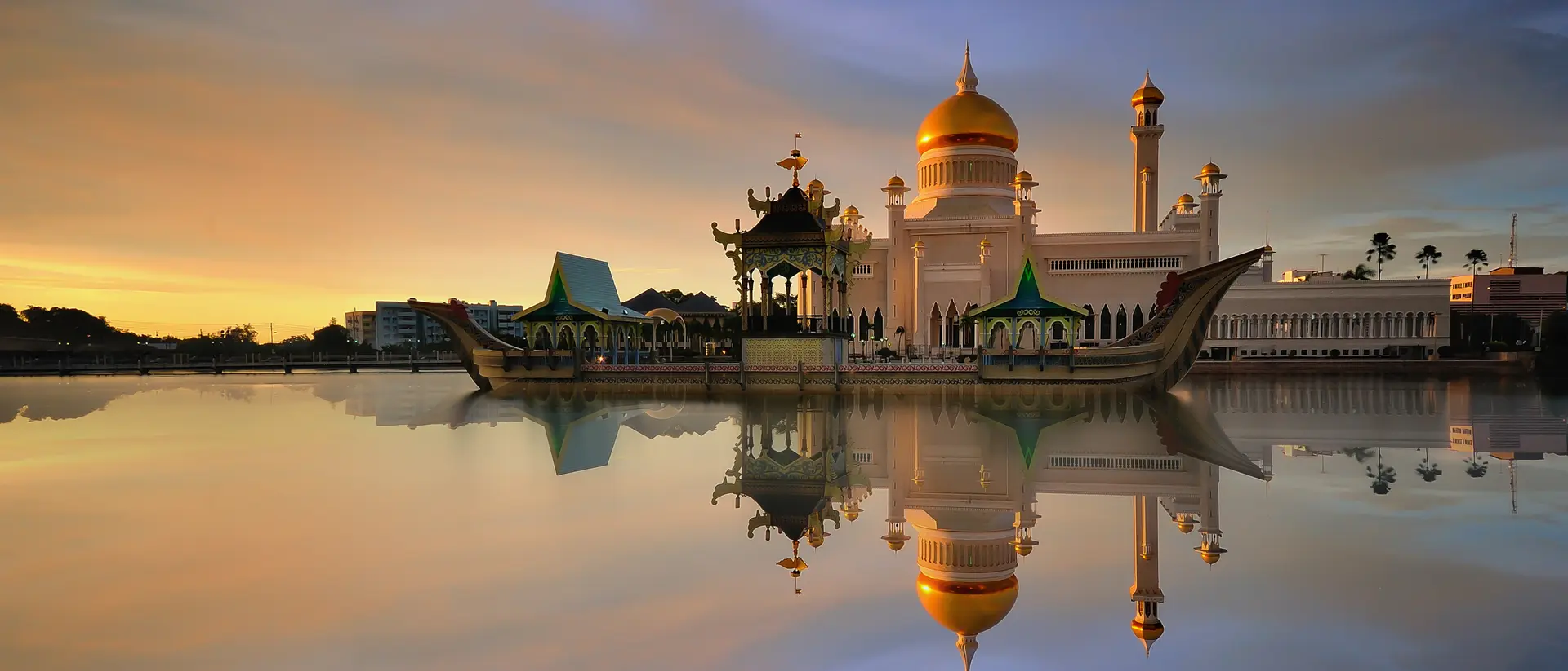 Sultan Omar Ali Saifudding Mosque, Brunei