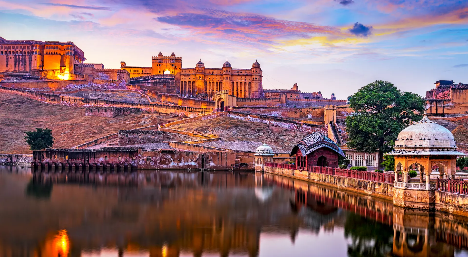 Amber Fort and Maota Lake at sunset. 