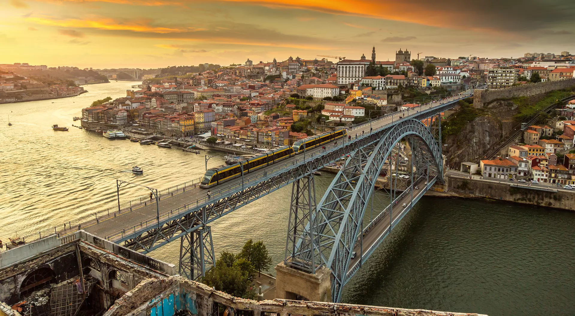 Dom Luis Bridge in Porto in a beautiful summer night, Portugal