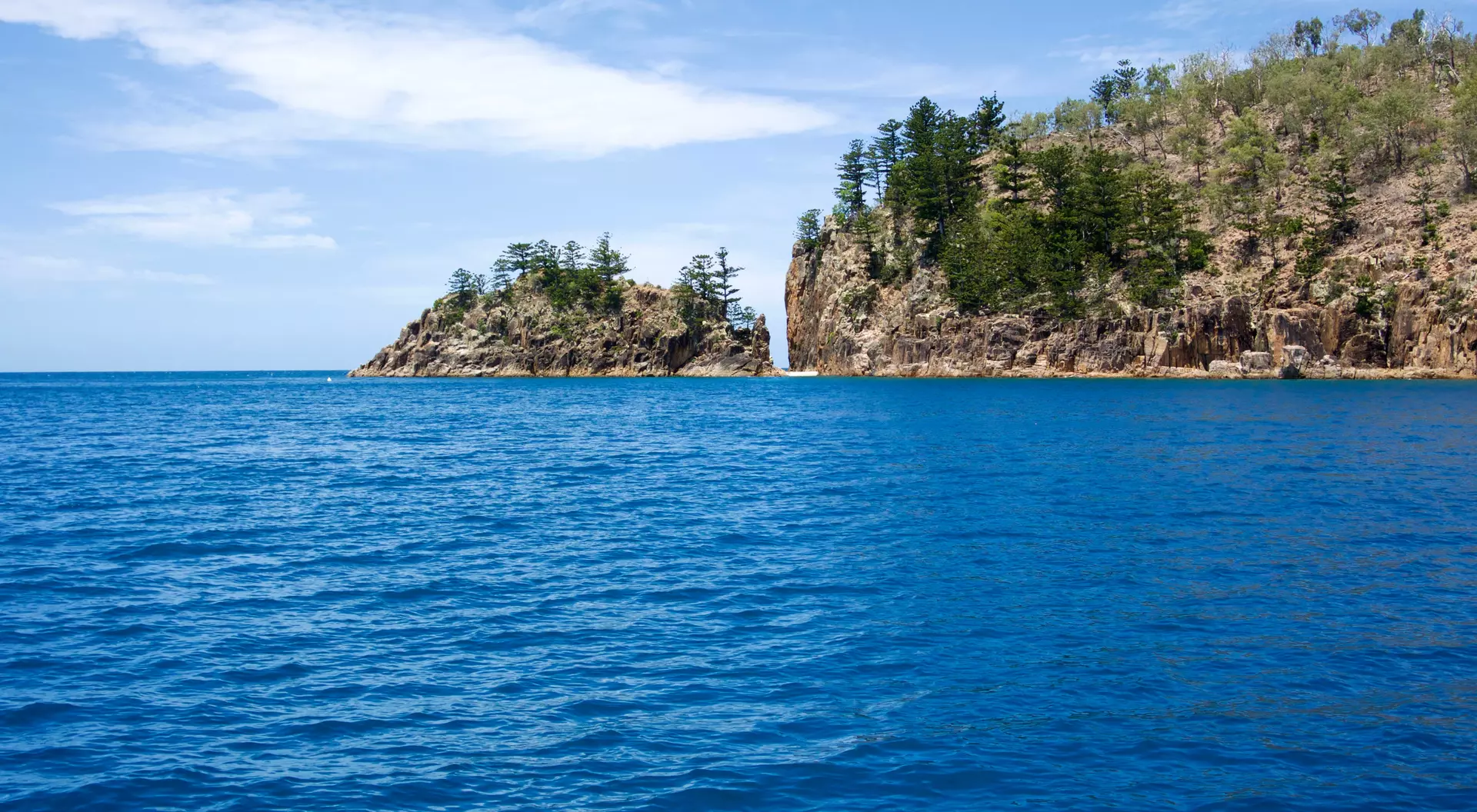 Cliffs and gap at Blue Pearl Bay at Hayman Island