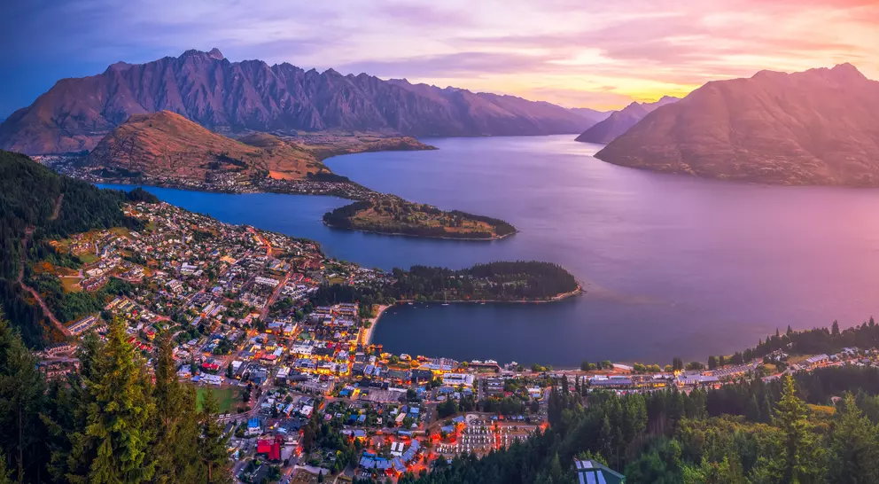 Queenstown, New Zealand located on the shores of Lake Wakatipu in New Zealands South Island