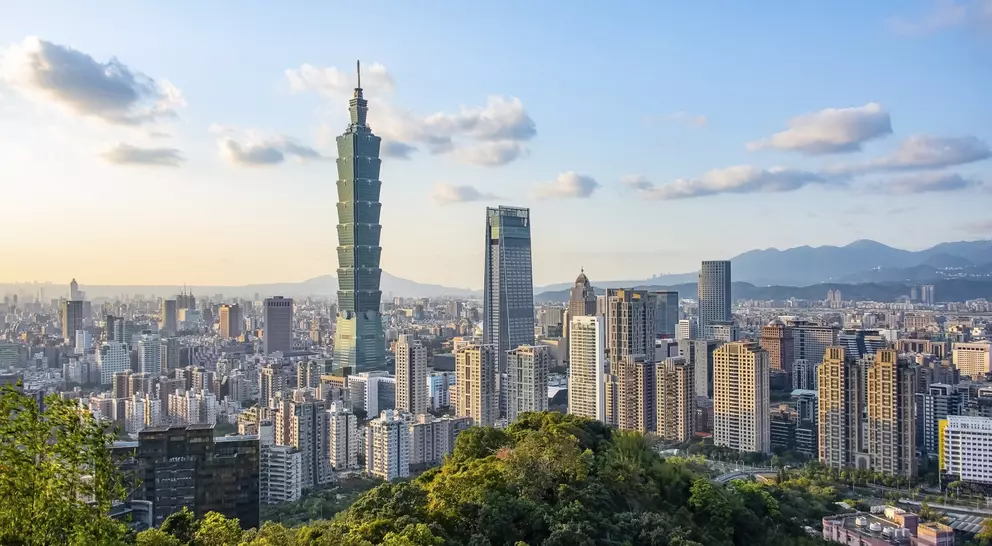 Taipei city viewed from the Mount Elephant in the evening, featuring Taipei 101 skyscraper