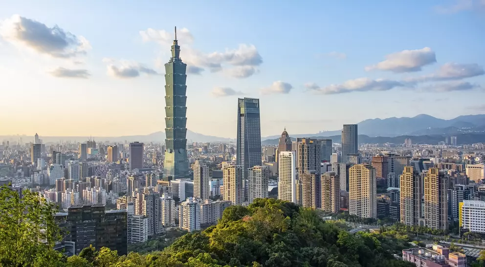 Taipei city viewed from the Mount Elephant in the evening, featuring Taipei 101 skyscraper