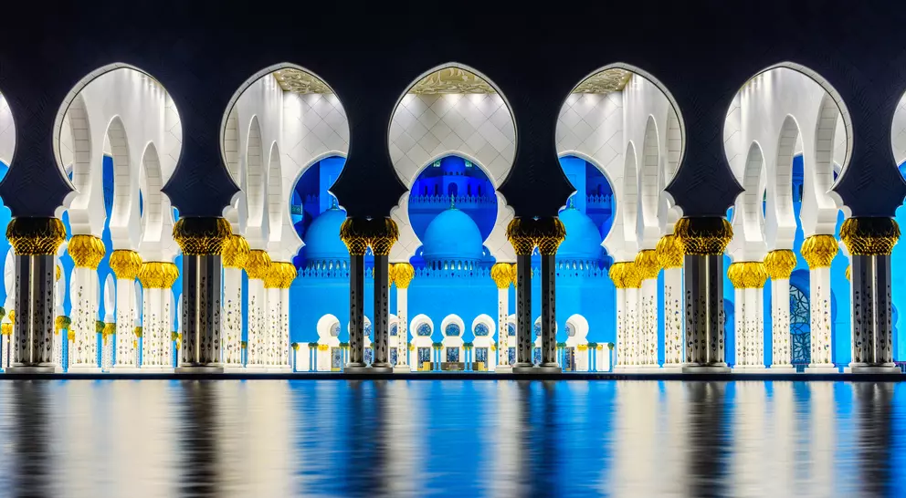 Beauty of Symmetry at the Sheikh Zayed Grand Mosque