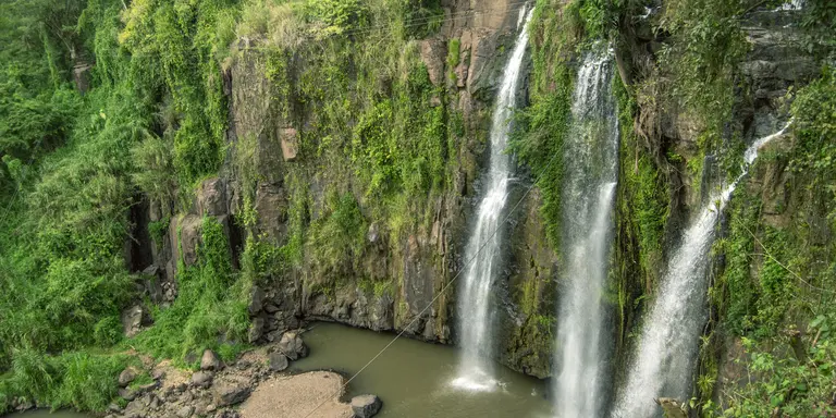 Cascada de la Luna is a 40 meter waterfall that overlooks the lush nicaraguan forest