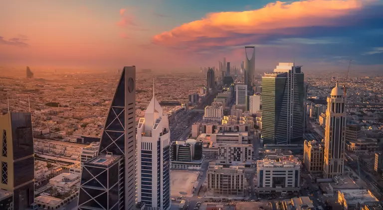 Riyadh skline featuring Kingdom Centre, a 99-story skyscraper in the al-Olaya district of Riyadh, Saudi Arabia