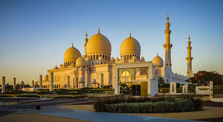 Sheikh Zayed Grand Mosque in Abu Dhabi in the sunset