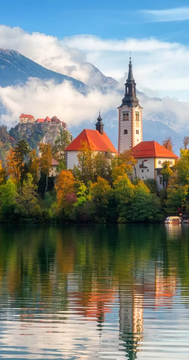 Famous alpine Bled lake (Blejsko jezero) in Slovenia, amazing autumn landscape
