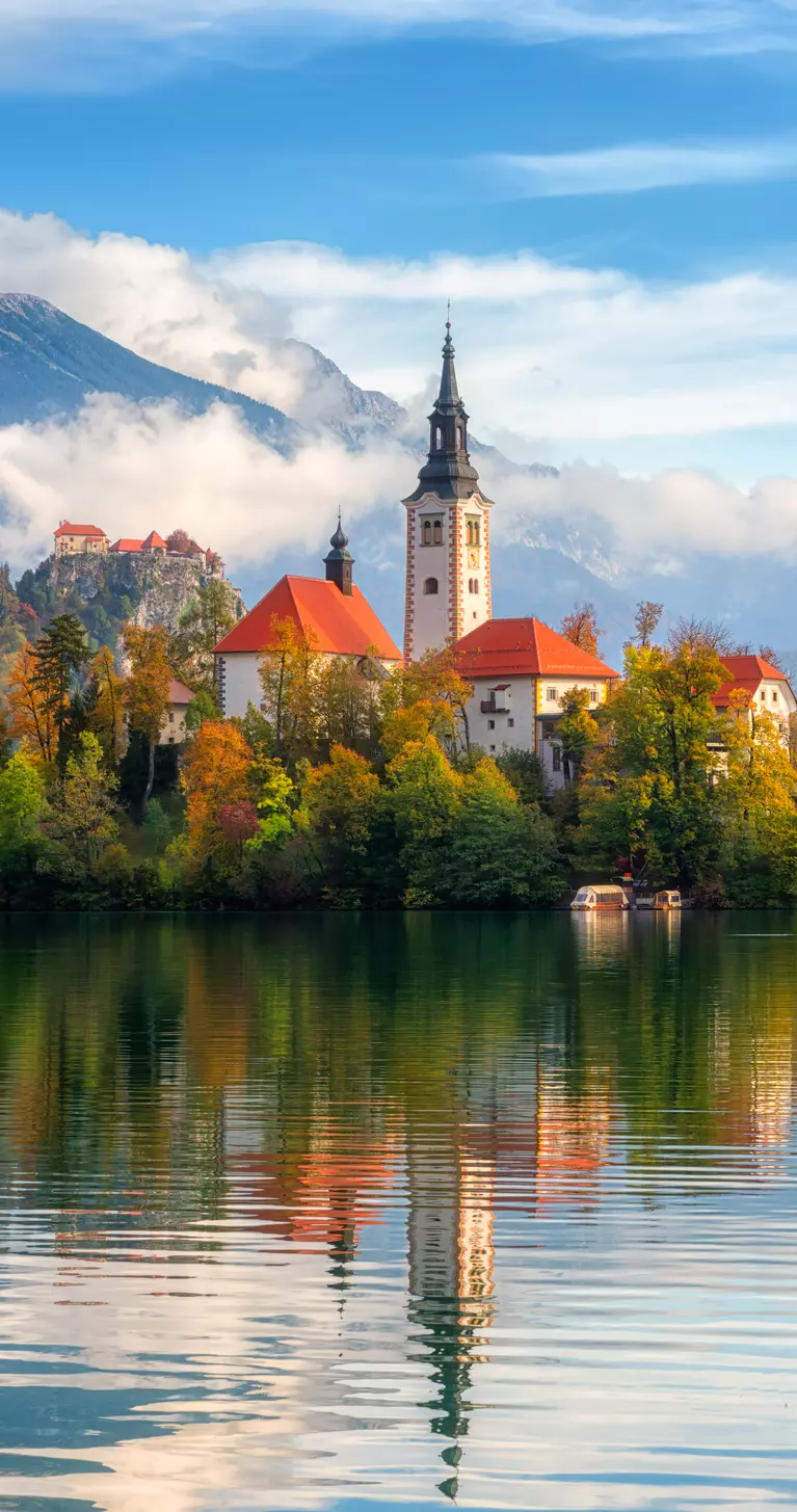 Famous alpine Bled lake (Blejsko jezero) in Slovenia, amazing autumn landscape