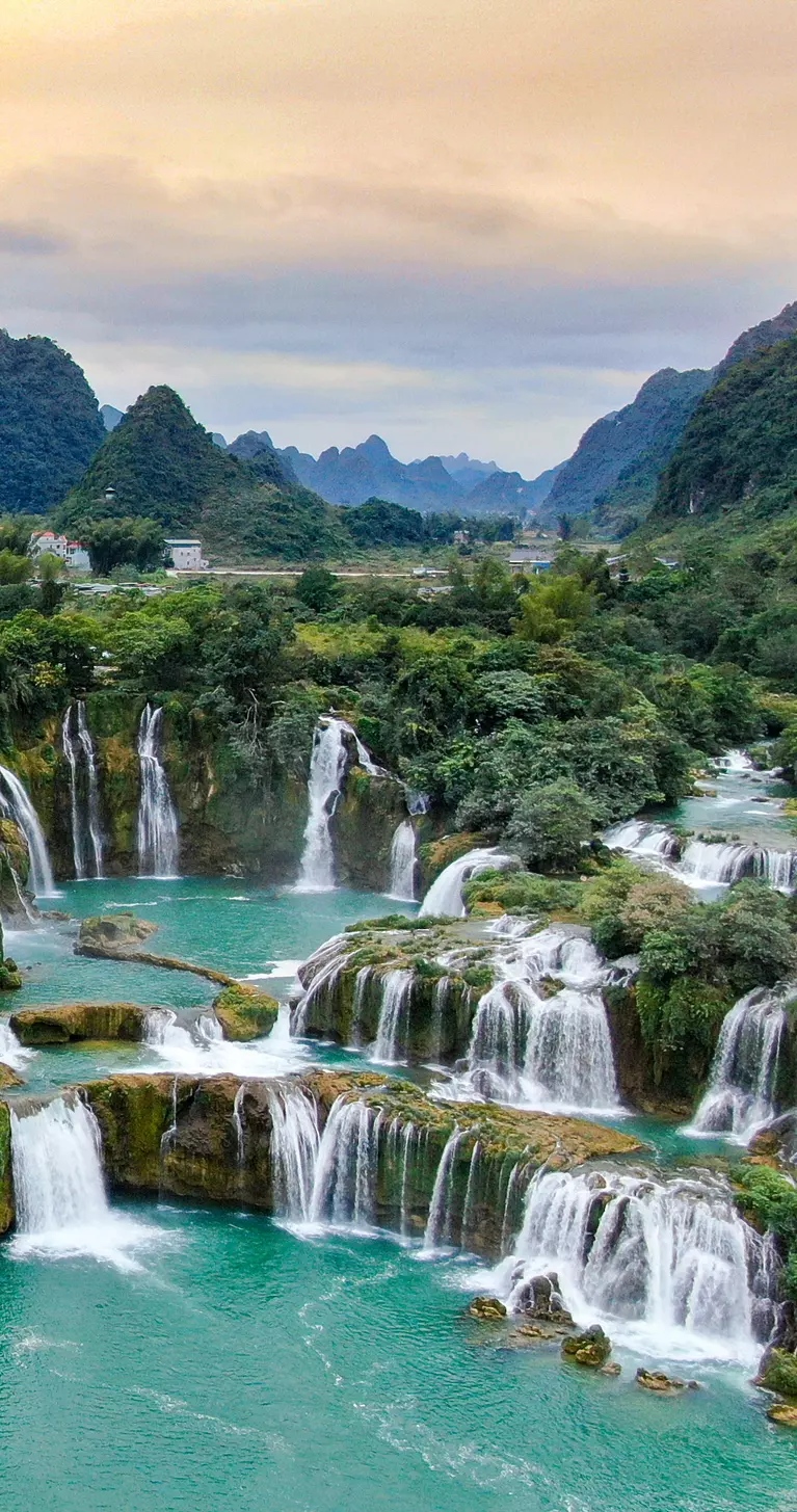 Panoramic view of Ban Gioc waterfall