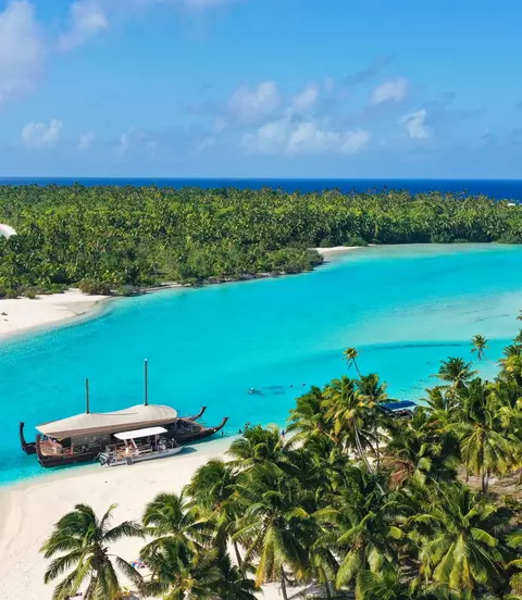 Dive into the beauty of Aitutaki
