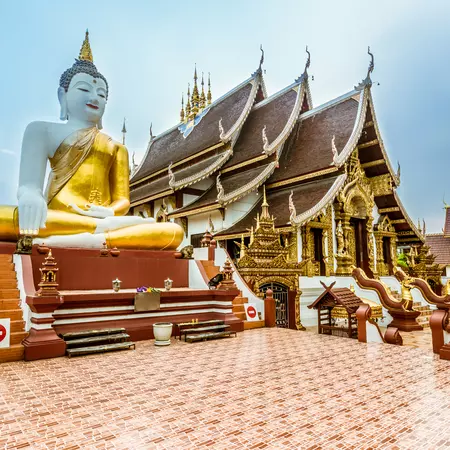 Experience the wonderous temples of Chiang Mai