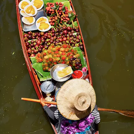 Damnoen Saduak floating market