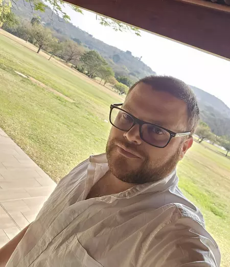 Selfie of Matthew Smith on vacation