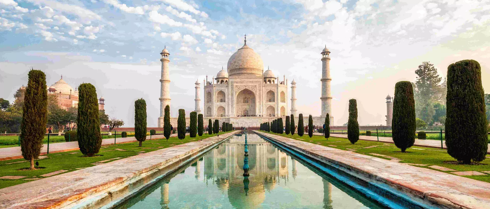 Taj Majal at sunrise in Agra, India.