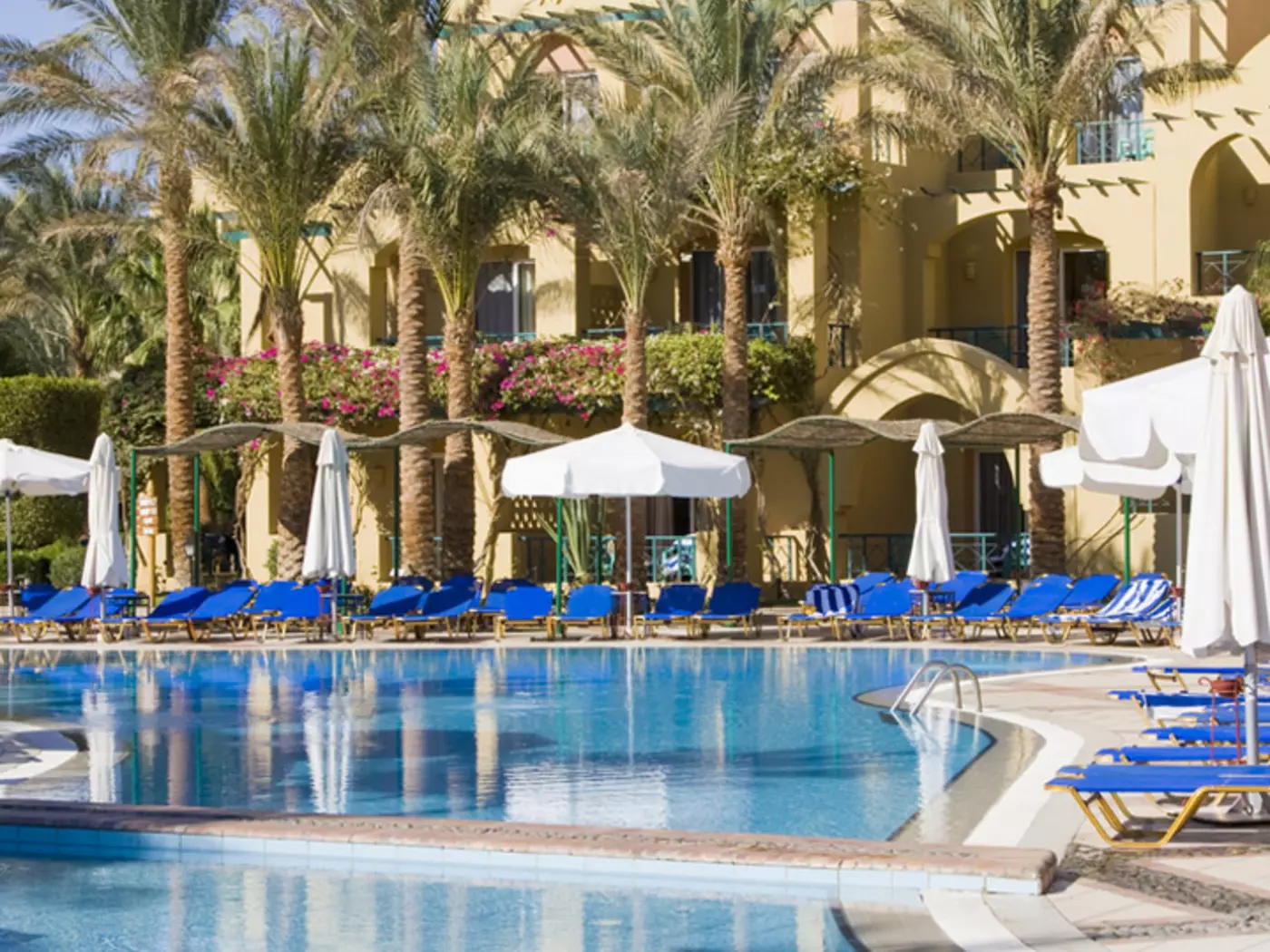 There are many luxury hotels in Hurghada to choose from for you Egypt vacation.