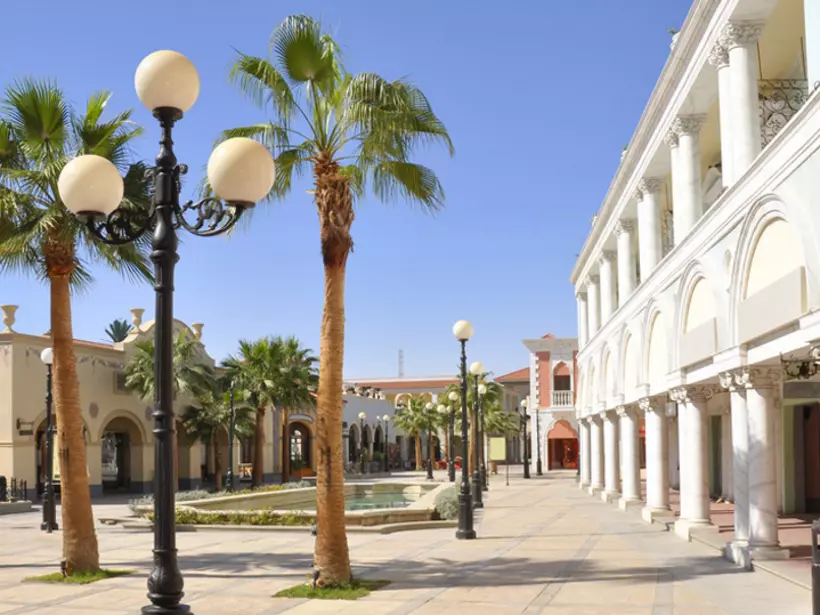 Shopping street el mercato