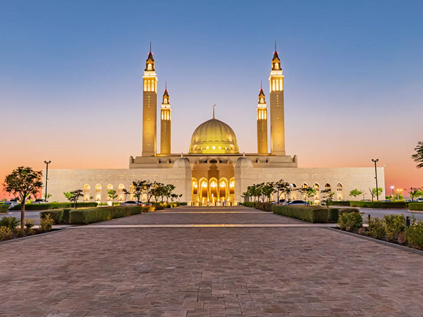 Capture the beauty of Oman's largest building, the Sultan Qaboos Grand Mosque