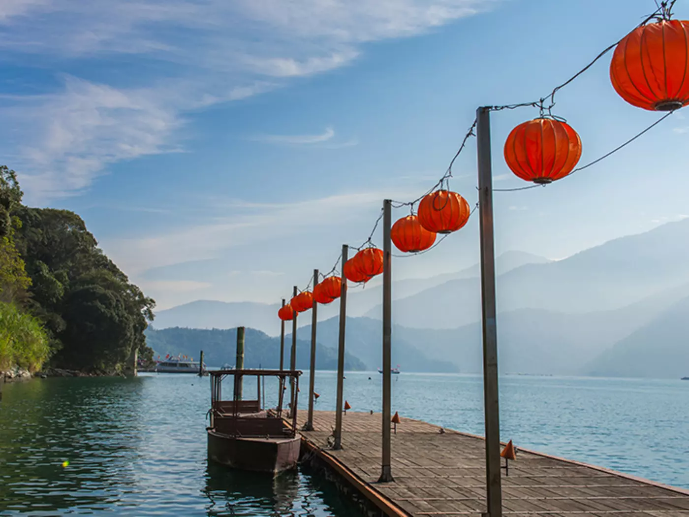 Surround yourself with the mountains, waves, and markets at Sun Moon Lake