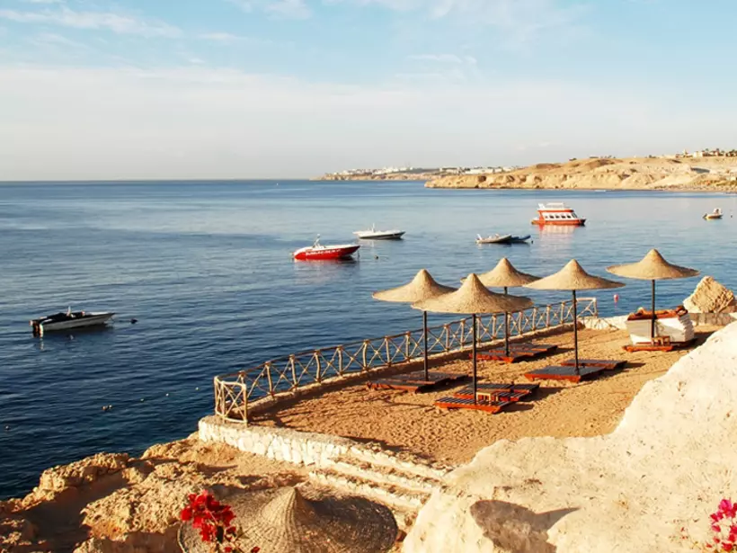 The Red Sea coast in the early morning is a great photo opportunity while on Red Sea tours.